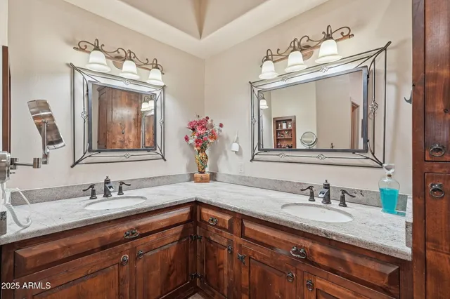 $5,500,000 | 9895 East Vah Ki Inn Road, Coolidge, AZ 85128