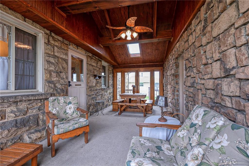 699 Kaye Avenue Monaca, PA 15061 - Photo 6 of 43