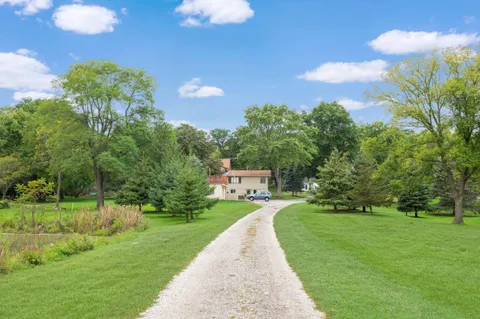 $1,799,000 | W304N2426 Maple Avenue, Delafield, WI 53072