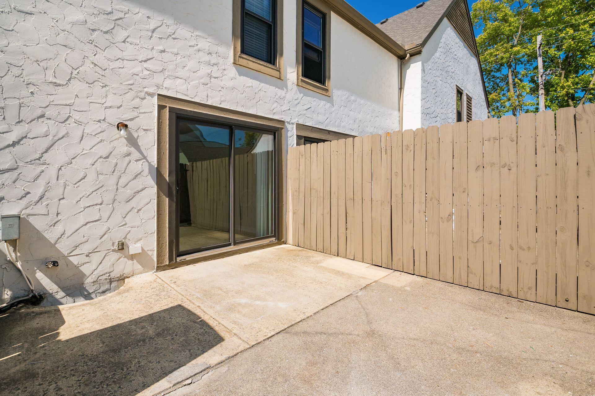 410 Edinburgh Road, Unit 410 Dublin, OH 43017 - Photo 20 of 22 Private Patio