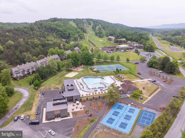 $775,000 | 272 Fritzel Way, Basye, VA 22842