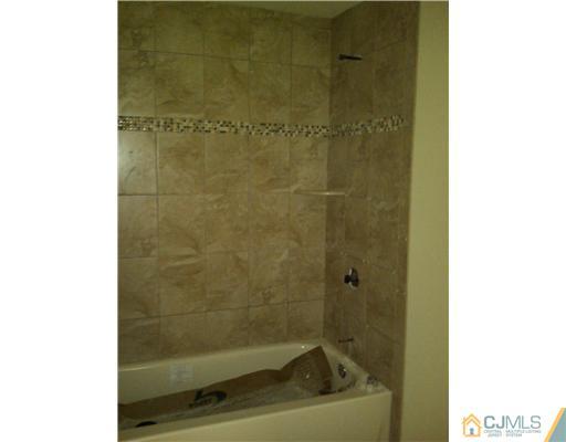 94 Westminster Road Colonia, NJ 07067 - Photo 4 of 10 Gallery Image 4