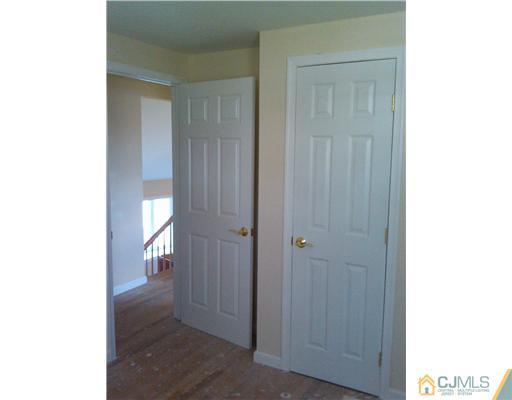 94 Westminster Road Colonia, NJ 07067 - Photo 5 of 10 Gallery Image 5