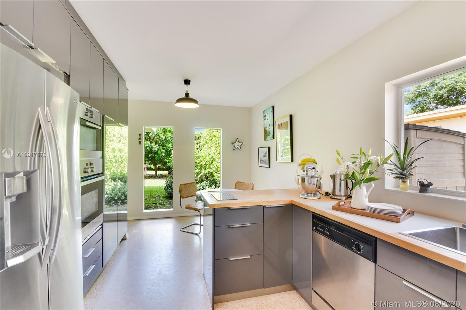 12580 Palm Road North Miami, FL 33181 - Photo 5 of 12 Gallery Image 5