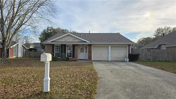 $2,250 | 3517 Meadow Lake Drive West, Slidell, LA 70461
