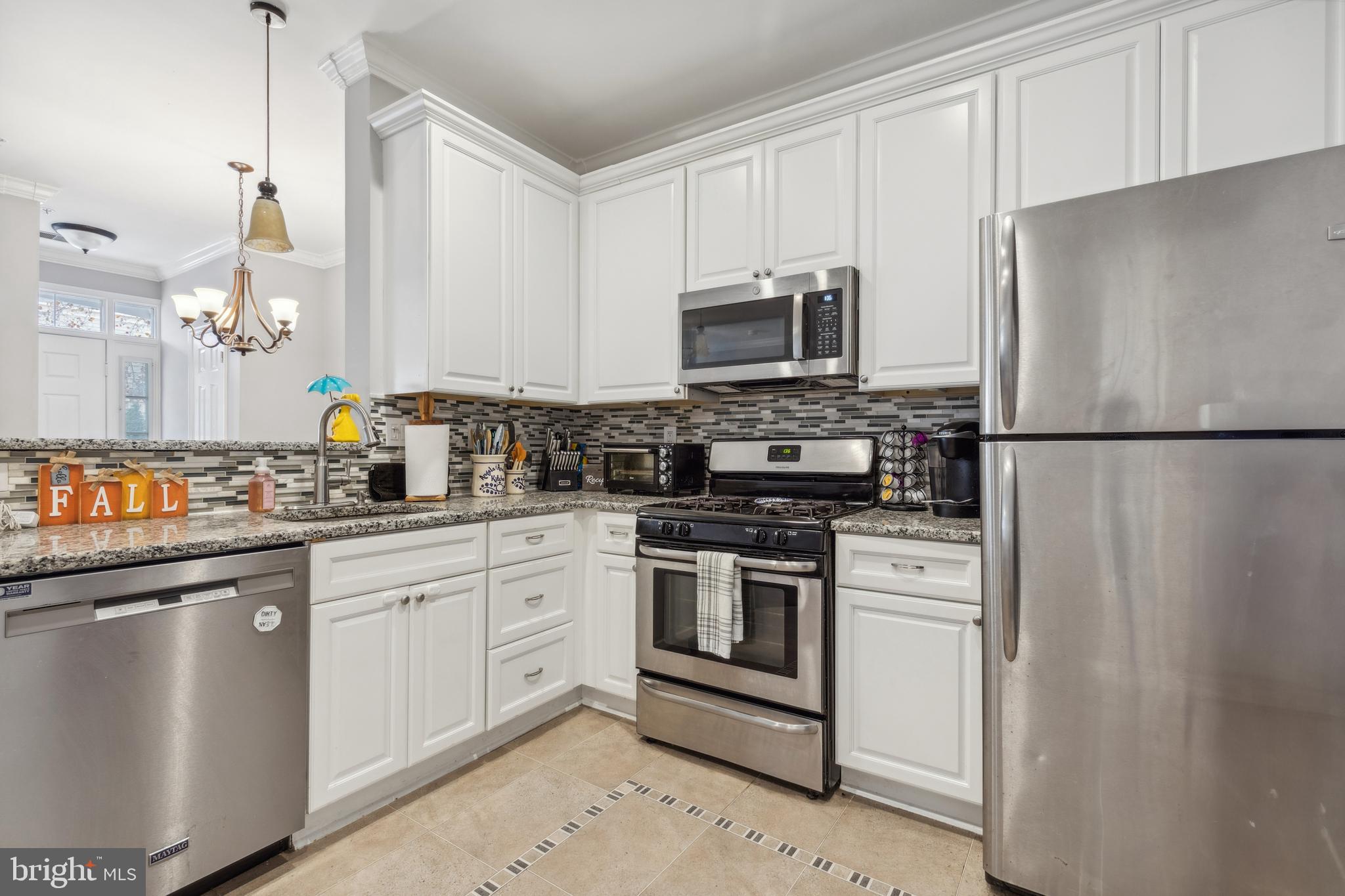 8705 Capistrano Way Odenton, MD 21113 - Photo 9 of 30 Gallery Image 9