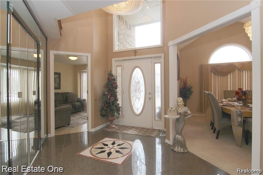 941 Norcross Drive Rochester, MI 48307 - Photo 6 of 31