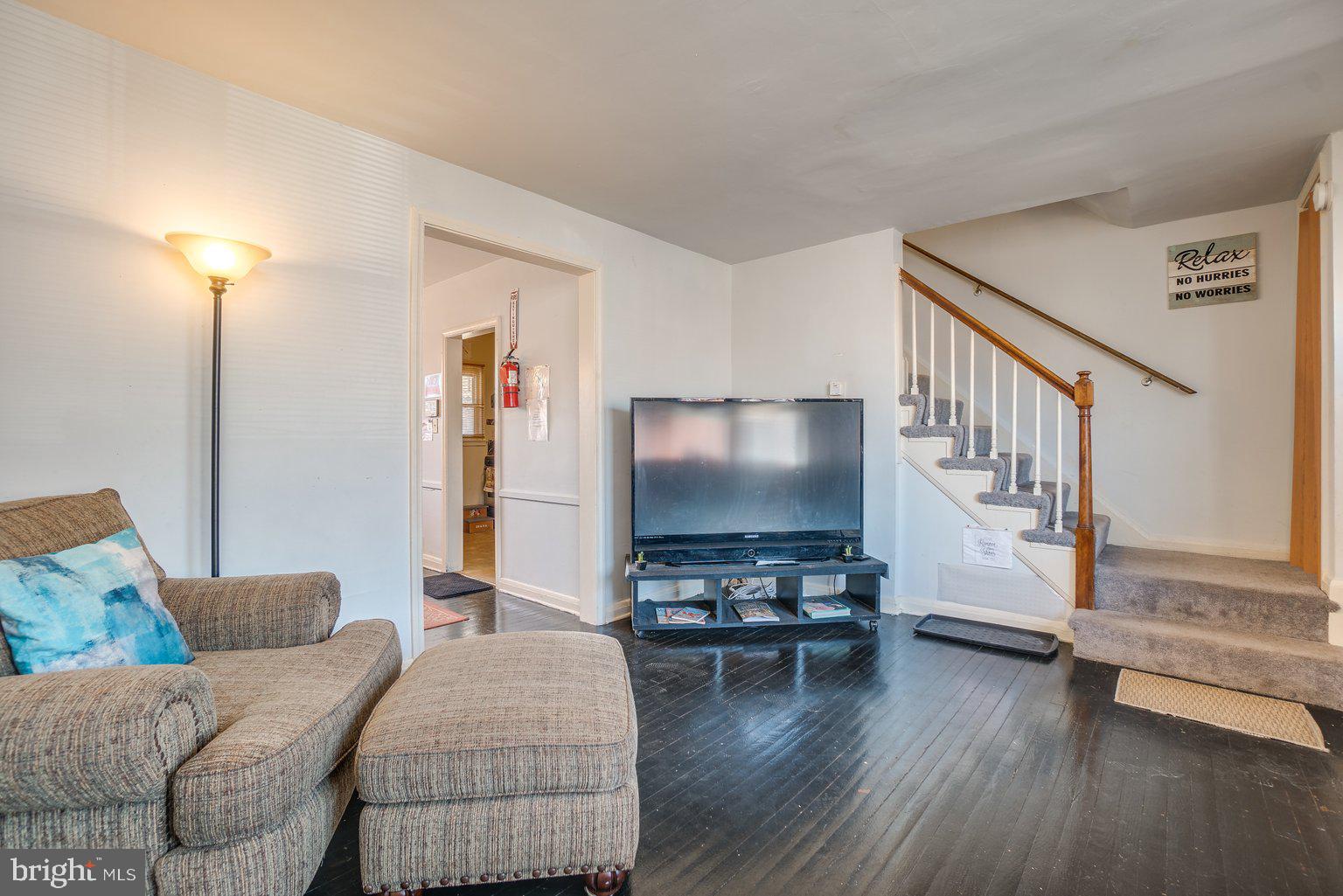 1005 Upnor Road Baltimore, MD 21212 - Photo 4 of 28 Living Room