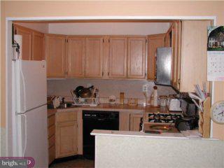 10856 Rayland Road Philadelphia, PA 19154 - Photo 3 of 6 Gallery Image 3