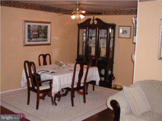 10856 Rayland Road Philadelphia, PA 19154 - Photo 5 of 6 Gallery Image 5