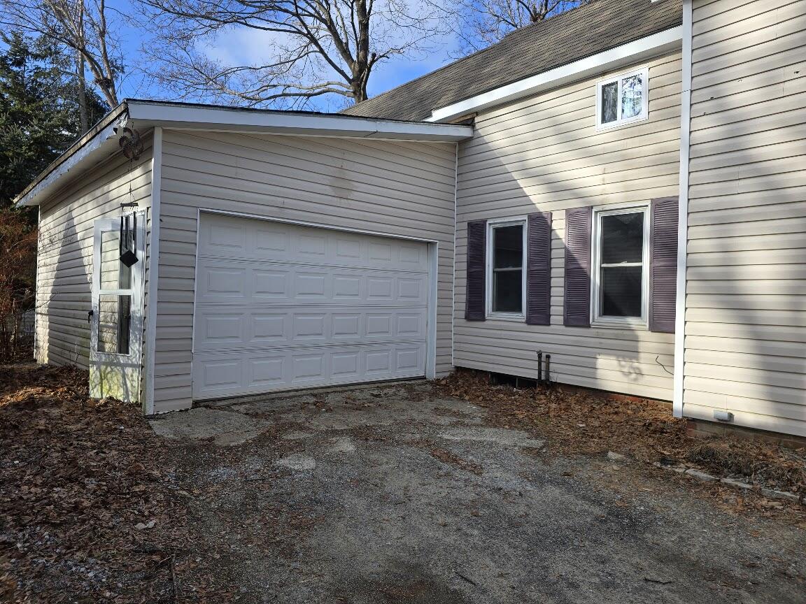 148 Fruit Street Bangor, ME 04401 - Photo 3 of 23 20250104_123650