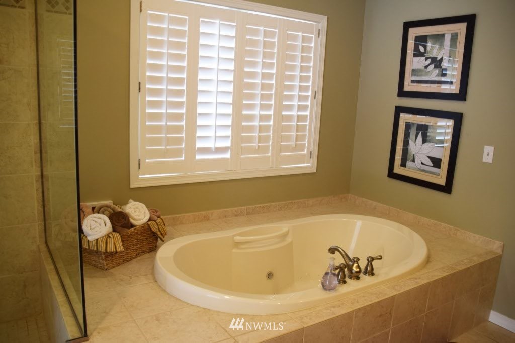 18372 Southwest View Road Mount Vernon, WA 98274 - Photo 14 of 24 Gallery Image 14