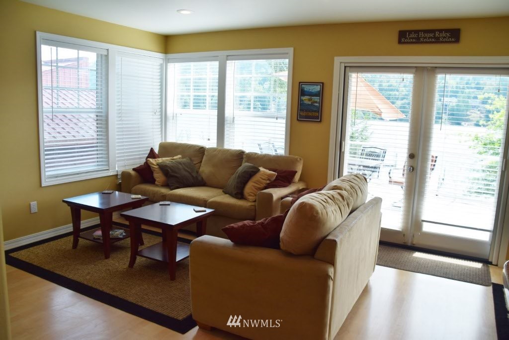 18372 Southwest View Road Mount Vernon, WA 98274 - Photo 4 of 24 Gallery Image 4