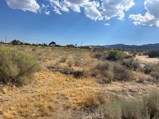 9757 Lebec Road Phelan, CA 92371 - Photo 2 of 10 a view of a sky