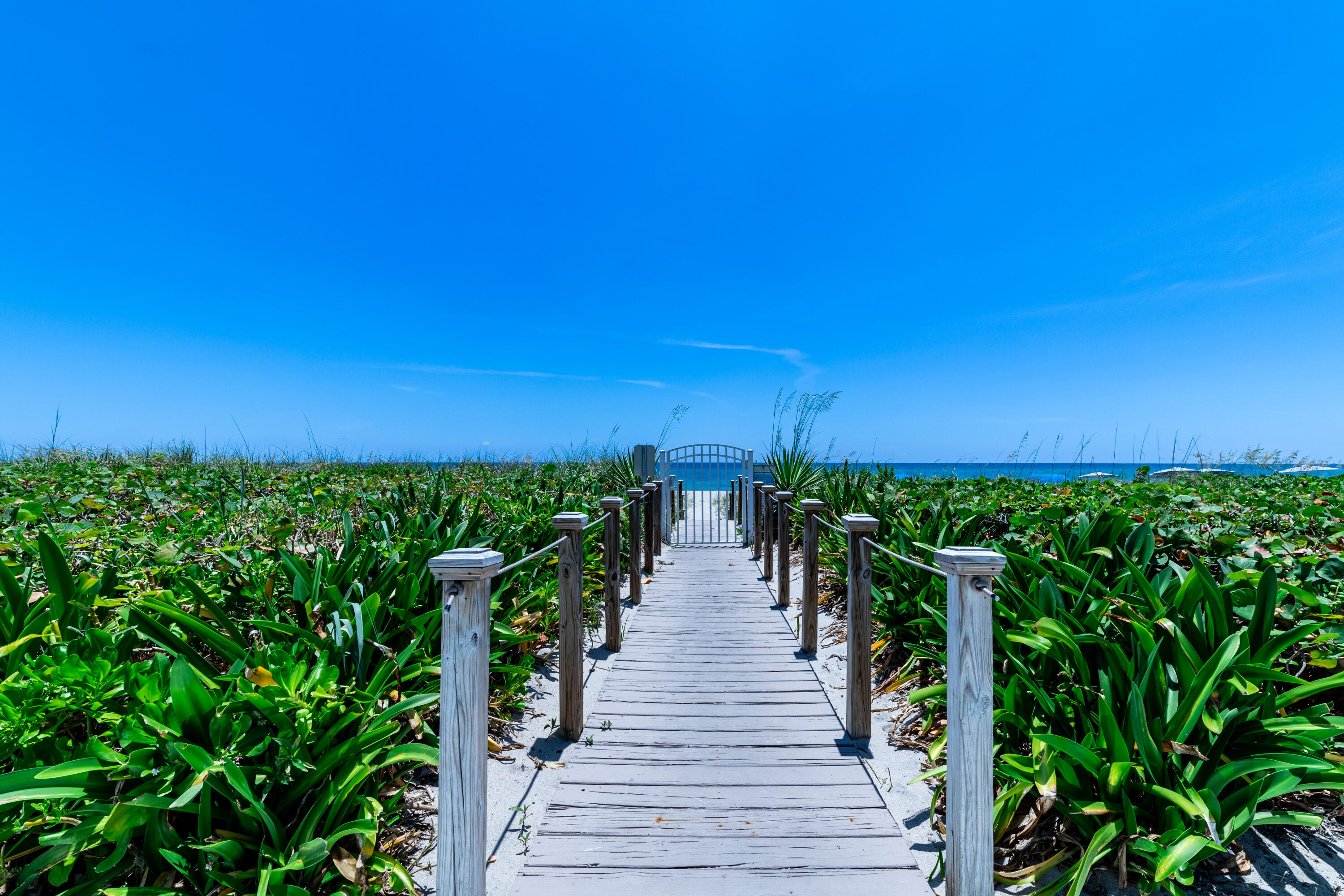 2780 South Ocean Boulevard, Unit 509 Palm Beach, FL 33480 - Photo 17 of 41 a view of a terrace with sitting space