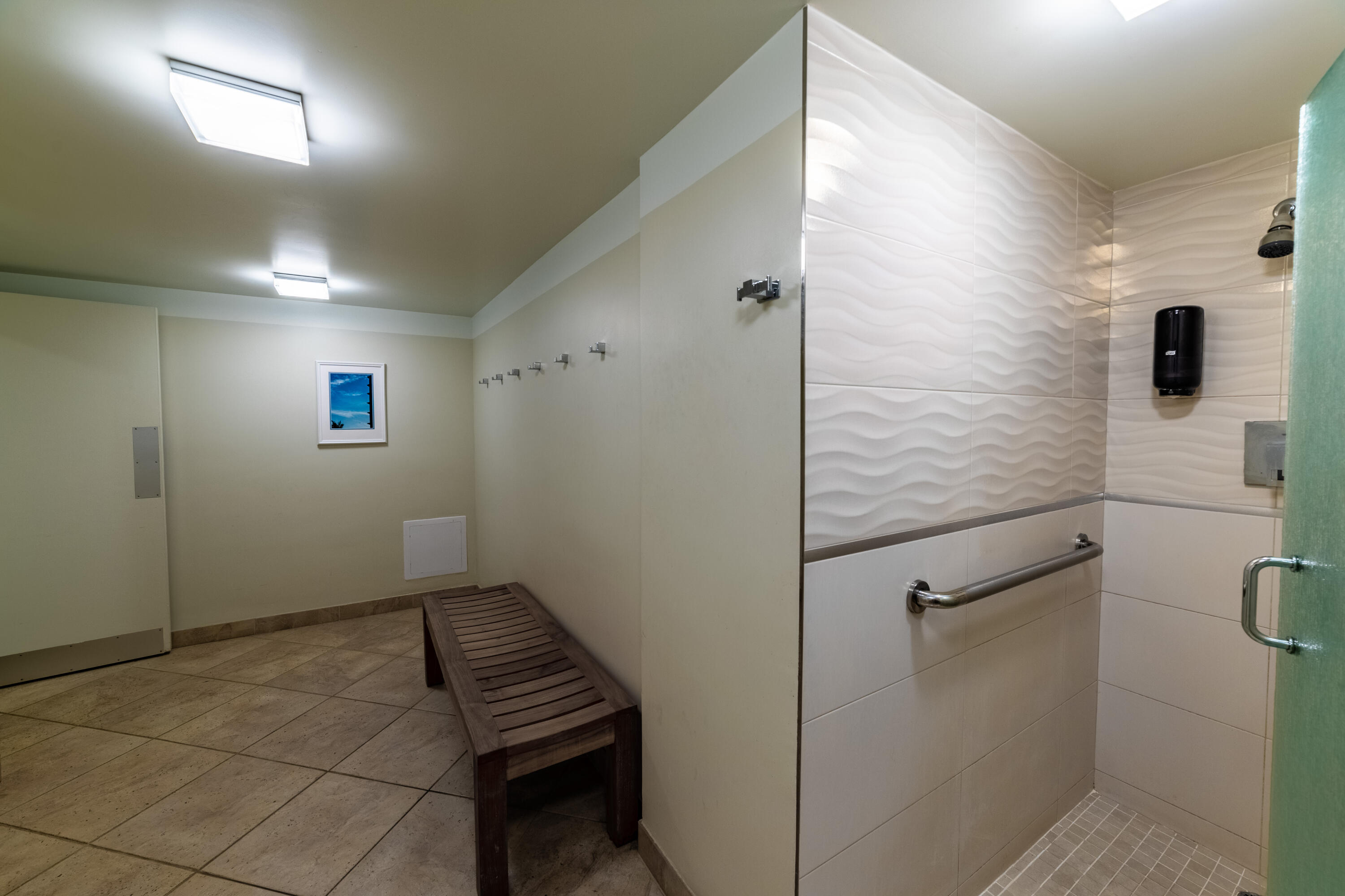 2780 South Ocean Boulevard, Unit 509 Palm Beach, FL 33480 - Photo 27 of 41 a view of bathroom