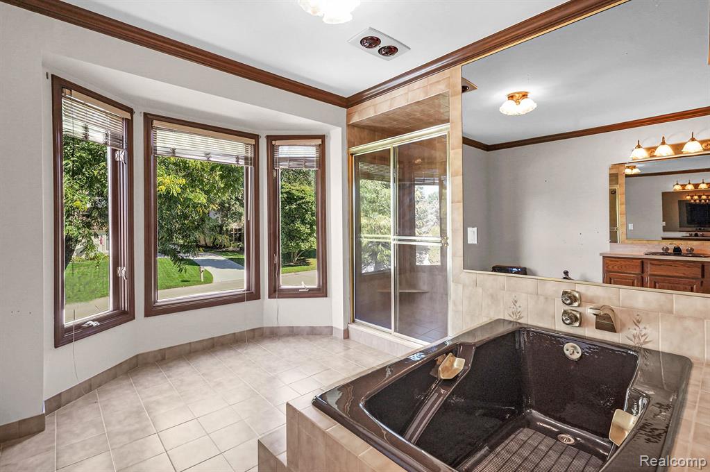 2455 Munster Road Rochester Hills, MI 48309 - Photo 21 of 36