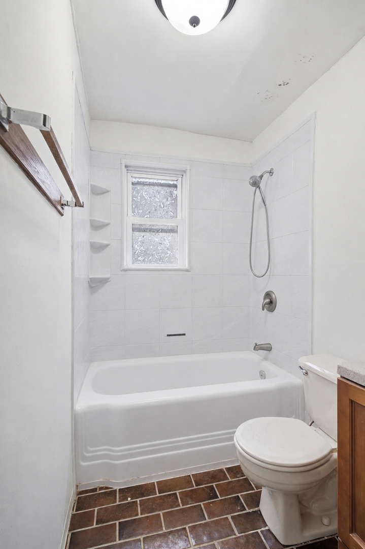 1013 Highmoor Road Lombard, IL 60148 - Photo 11 of 28