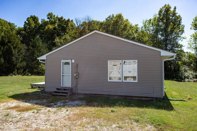 $309,000 | 2410 State Highway 7, North Vernon, IN 47265