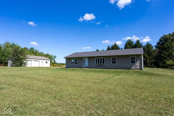 $295,000 | 2410 State Highway 7, North Vernon, IN 47265