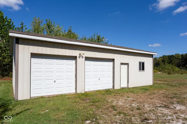 $309,000 | 2410 State Highway 7, North Vernon, IN 47265