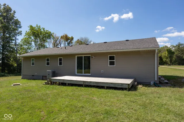 $309,000 | 2410 State Highway 7, North Vernon, IN 47265