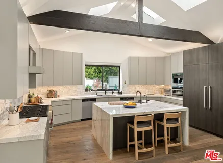 $5,395,000 | 28222 Via Acero, Malibu, CA 90265