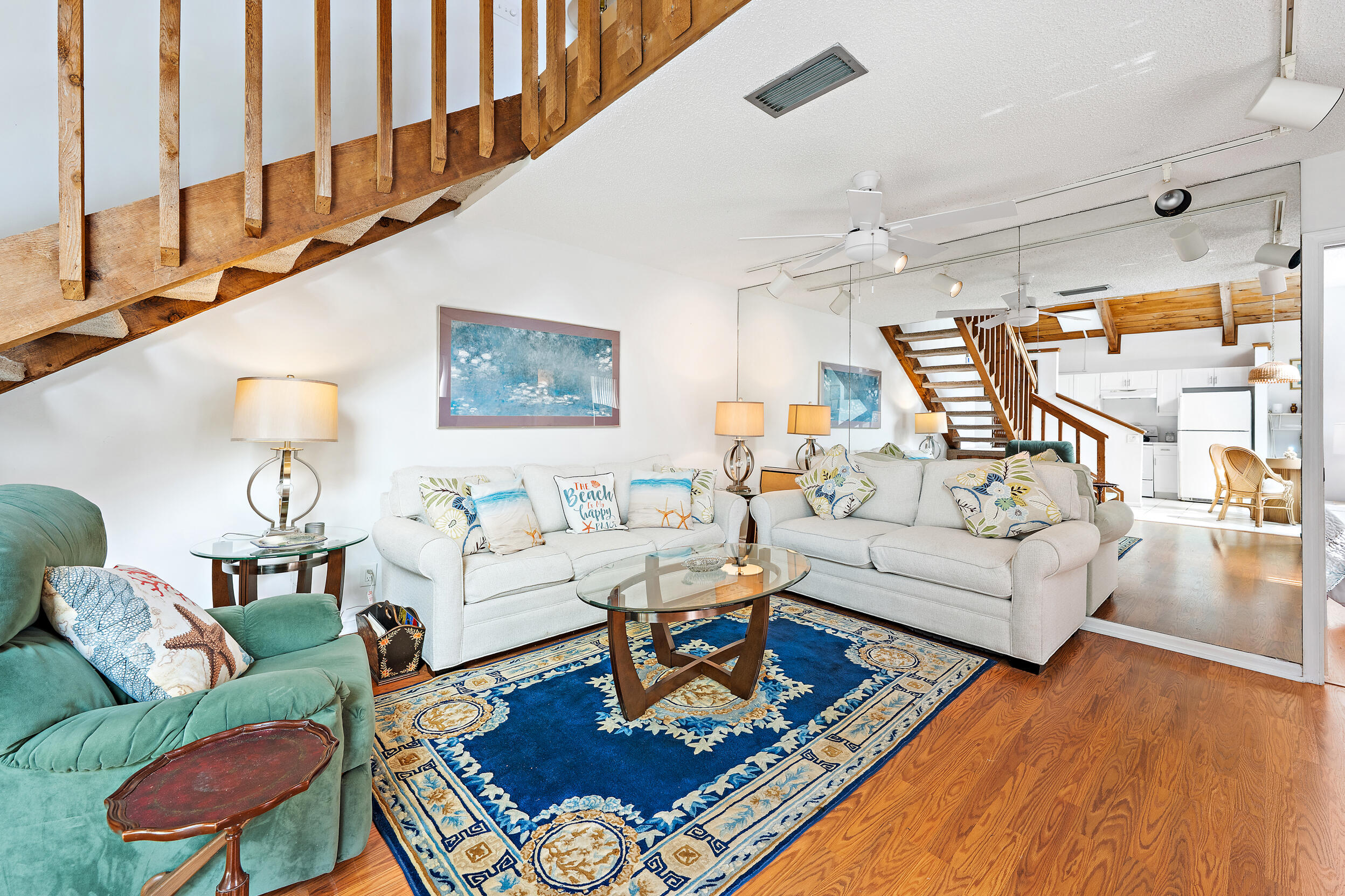 1605 U S 1, Unit 13G Jupiter, FL 33477 - Photo 9 of 23 Living Room