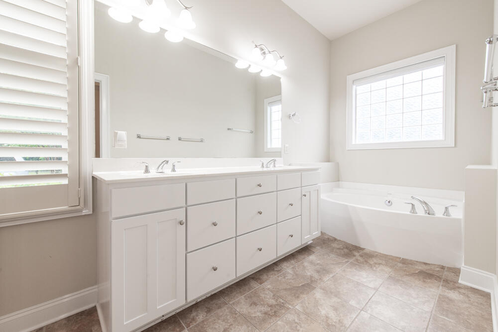 111 Lamp Post Loop Aiken, SC 29803 - Photo 10 of 30 Owner's Ensuite with Soaking Tub!!
