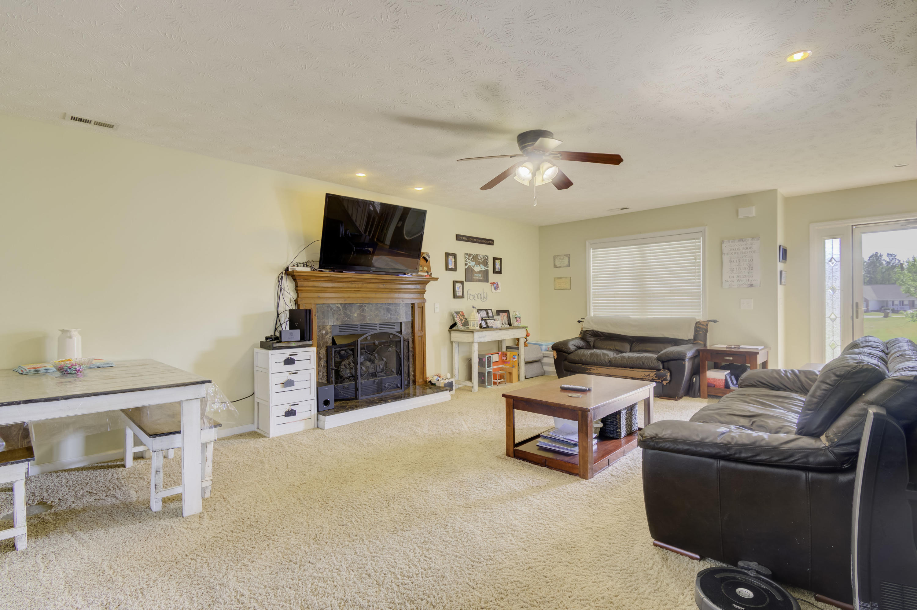 232 Rutherford Way Jacksonville, NC 28540 - Photo 3 of 26 Living room
