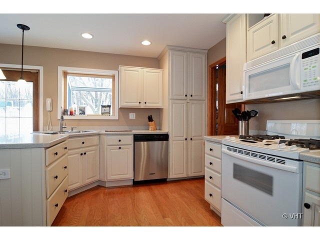 N421 Kimball Road Winfield, IL 60190 - Photo 5 of 16