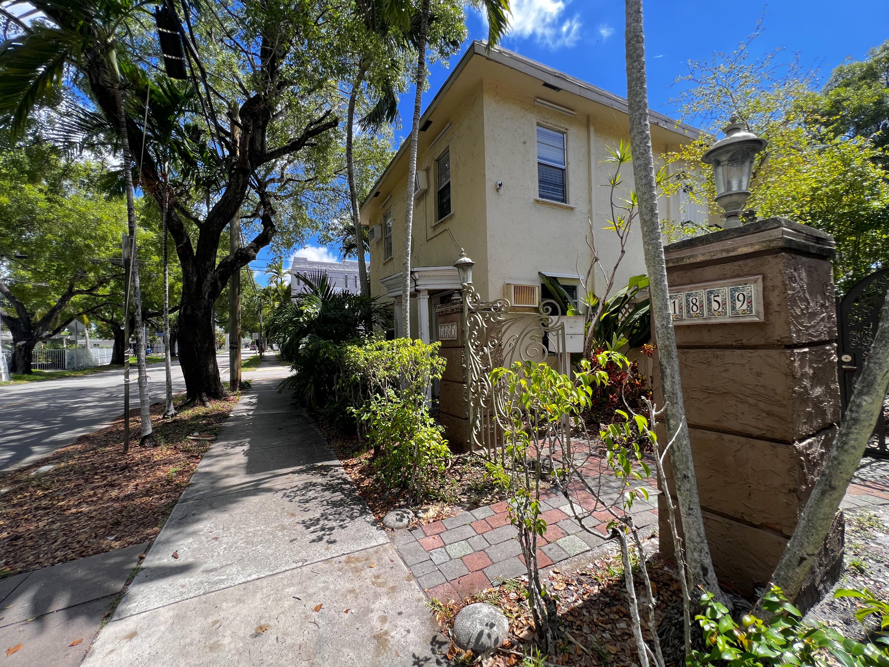 1859 Buchanan Street, Unit 2 Hollywood, FL 33020 - Photo 1 of 28 IMG_6577