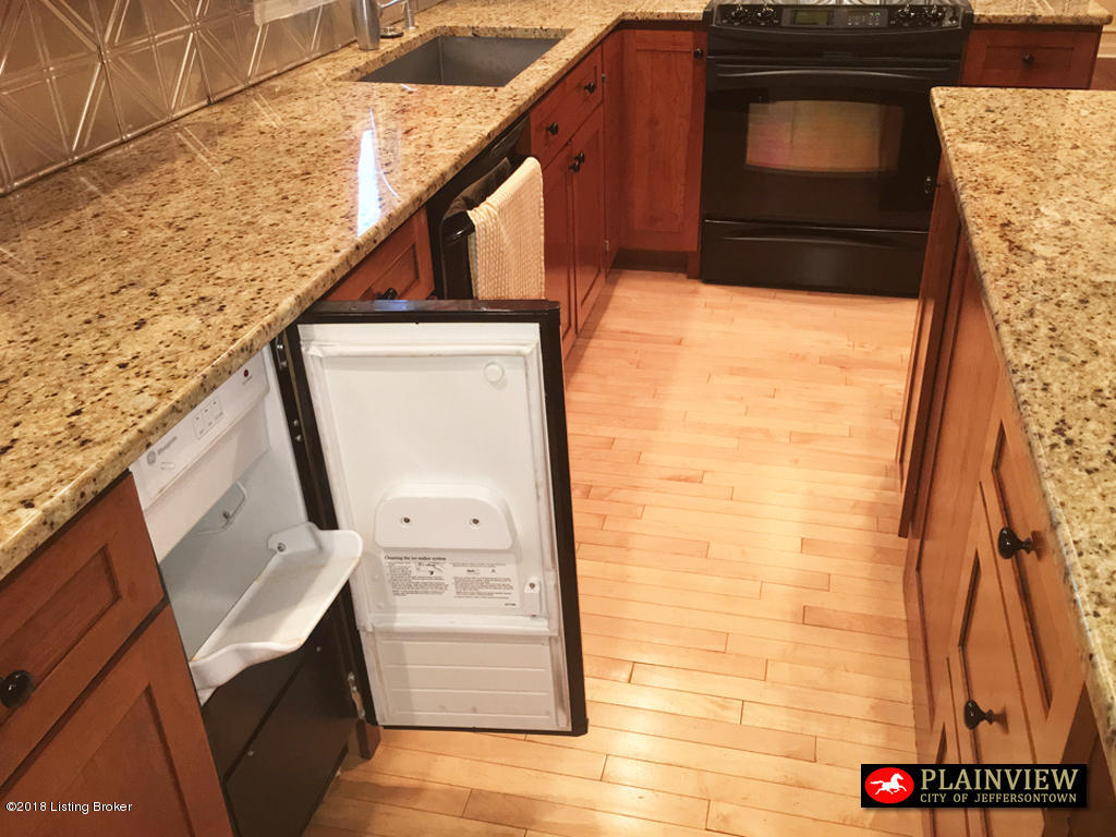 412 Moser Road Louisville, KY 40223 - Photo 21 of 42 412 Moser Rd - Ice_Maker