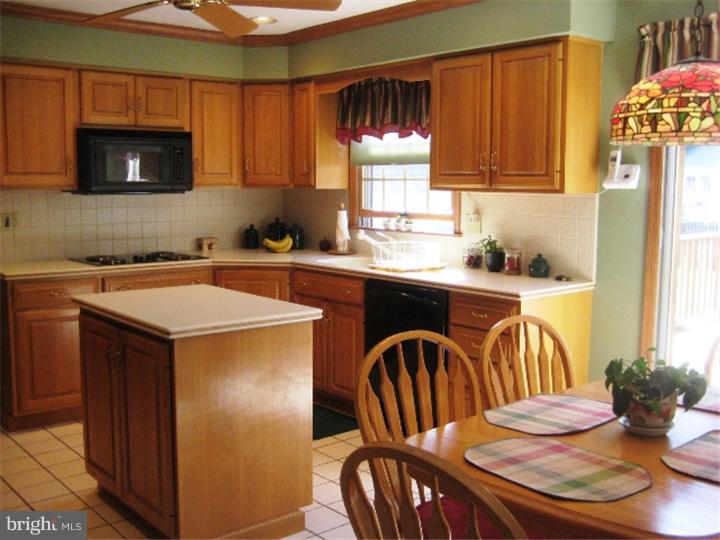 94 Albemarle Road Hamilton, NJ 08690 - Photo 5 of 19 Kitchen