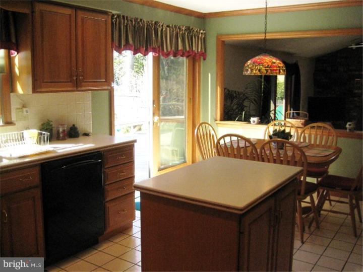 94 Albemarle Road Hamilton, NJ 08690 - Photo 6 of 19 Kitchen