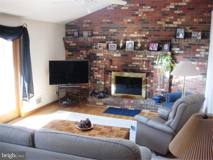 94 Albemarle Road Hamilton, NJ 08690 - Photo 8 of 19 Family Room