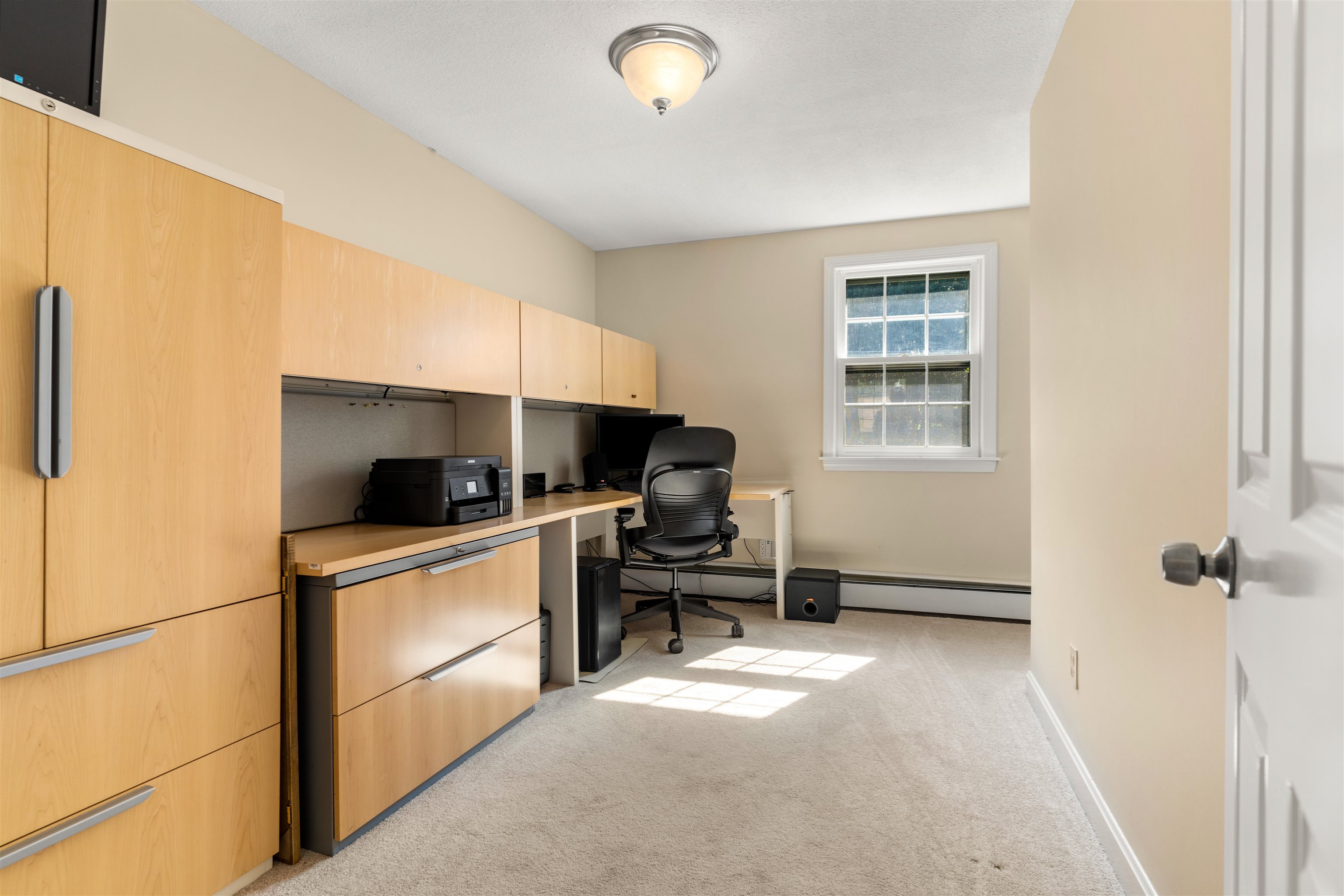 42 Wethersfield Road Nashua, NH 03062 - Photo 8 of 22