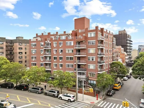 $658,000 | 137-08 31st Road, Unit 6D | Flushing