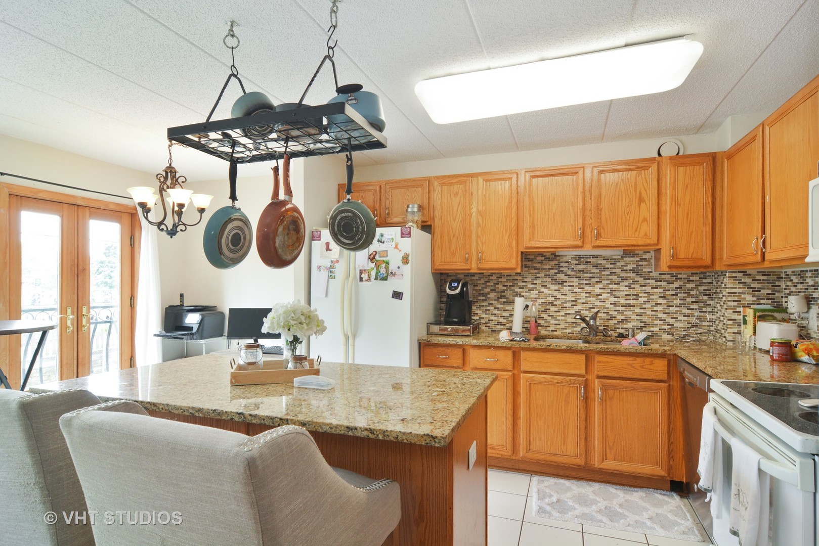 711 West Gordon Terrace, Unit 110 Chicago, IL 60613 - Photo 5 of 15