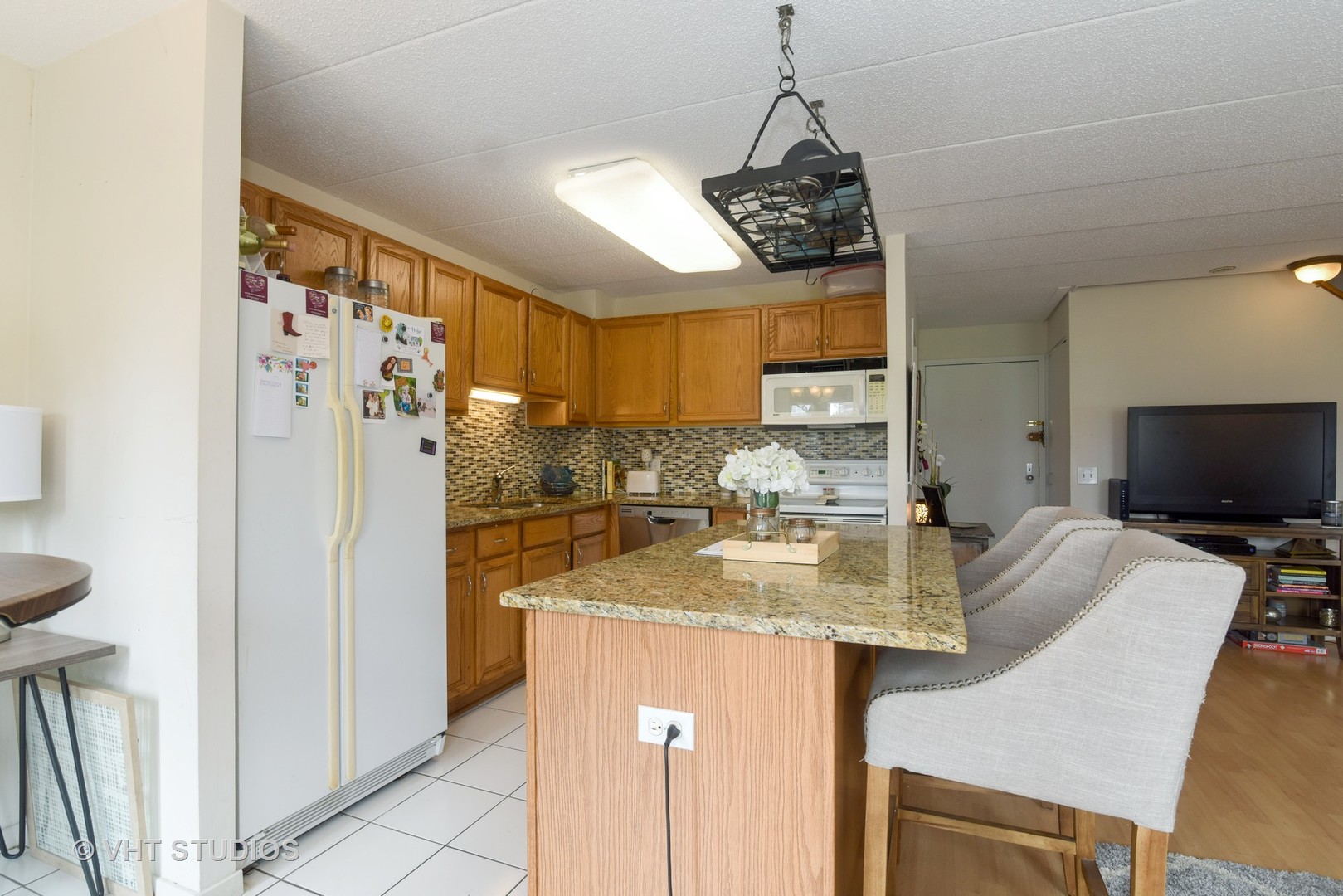 711 West Gordon Terrace, Unit 110 Chicago, IL 60613 - Photo 6 of 15