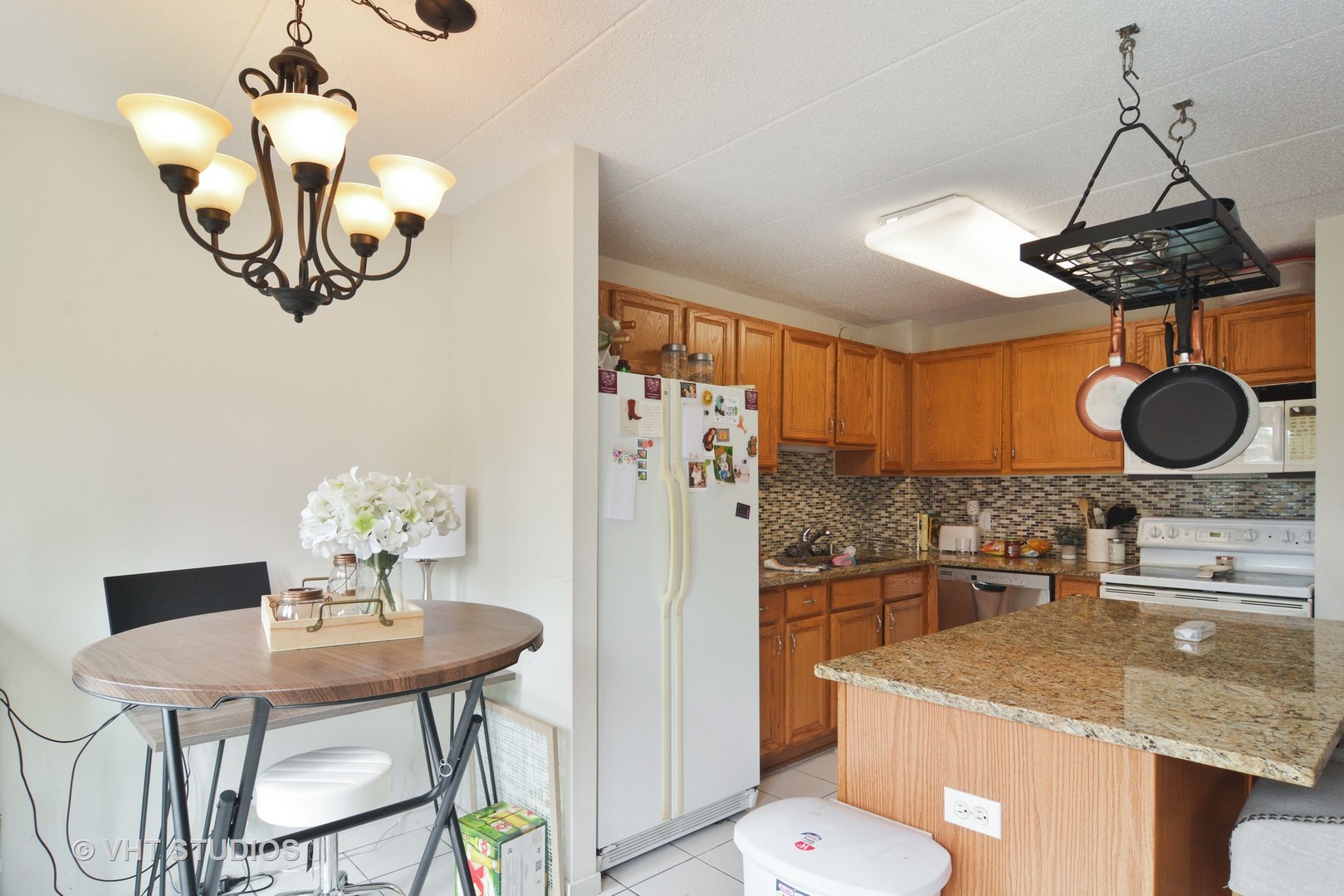 711 West Gordon Terrace, Unit 110 Chicago, IL 60613 - Photo 8 of 15