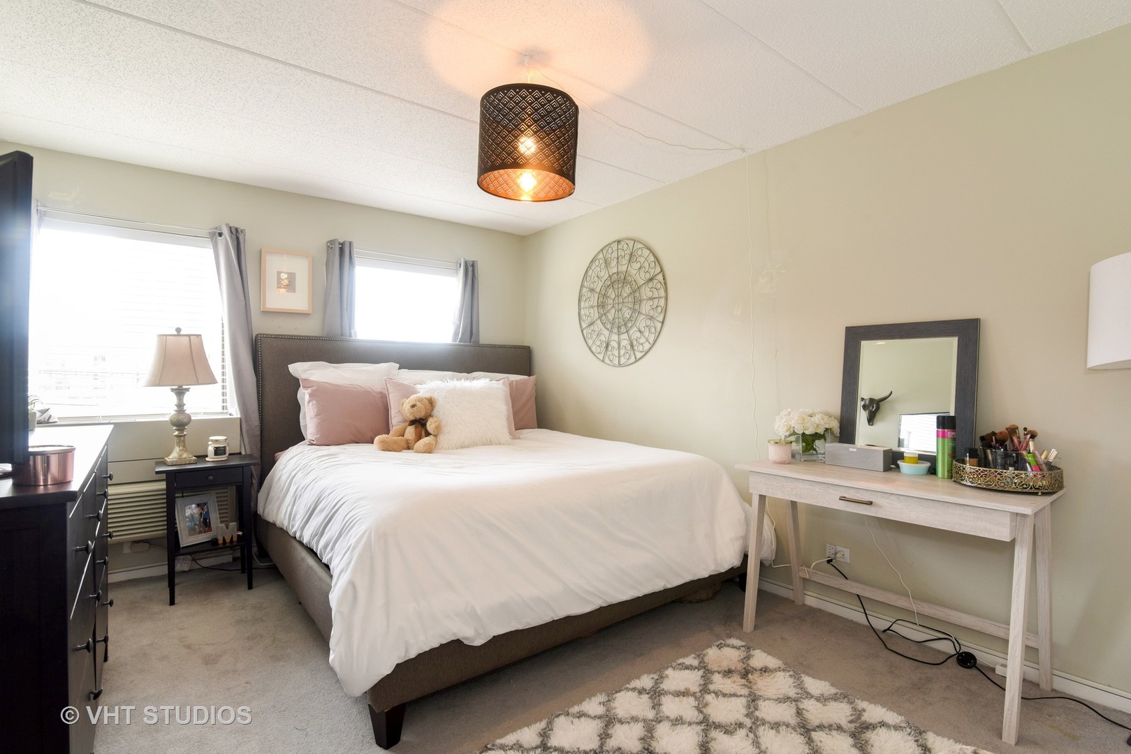 711 West Gordon Terrace, Unit 110 Chicago, IL 60613 - Photo 10 of 15