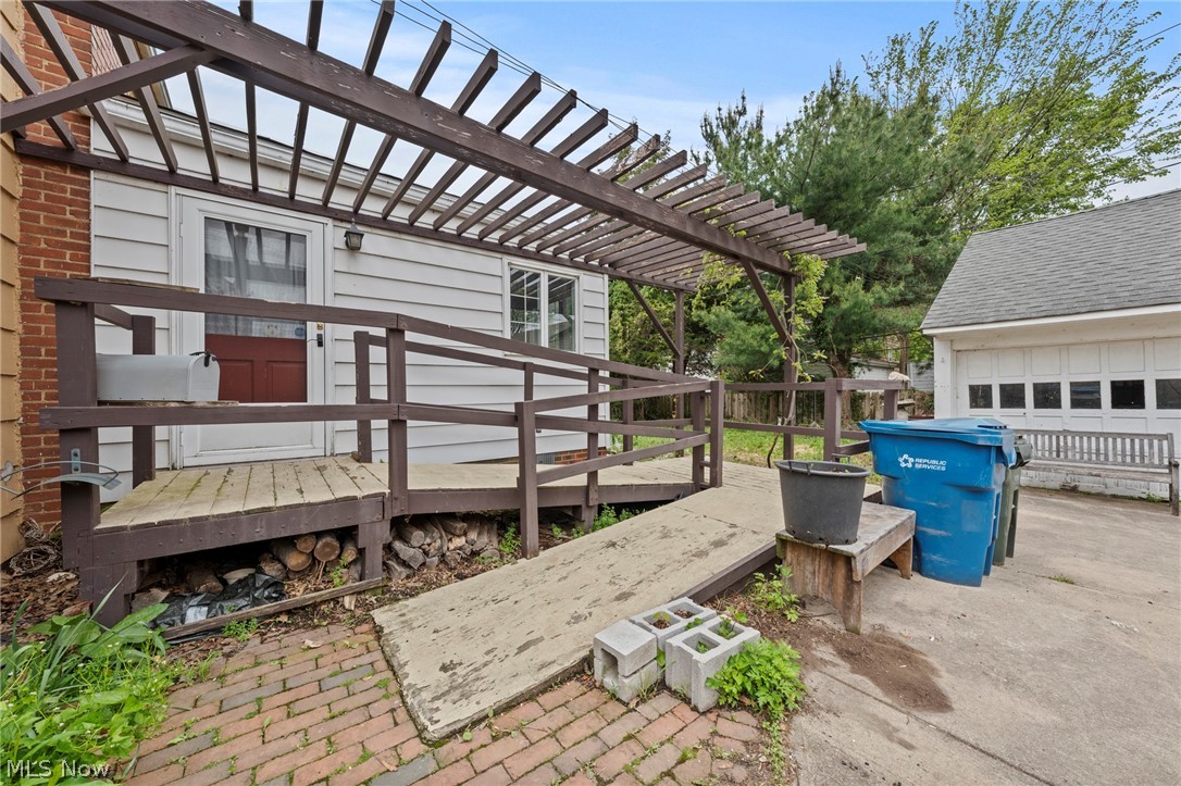 19264 North Sagamore Road Cleveland, OH 44126 - Photo 44 of 47