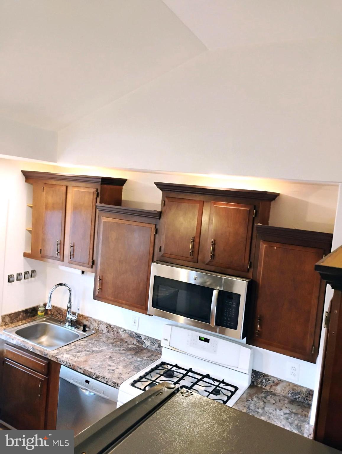 247 E Street Carneys Point, NJ 08069 - Photo 8 of 10