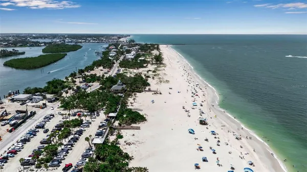 $715,000 | 105 Shore Road, Nokomis, FL 34275