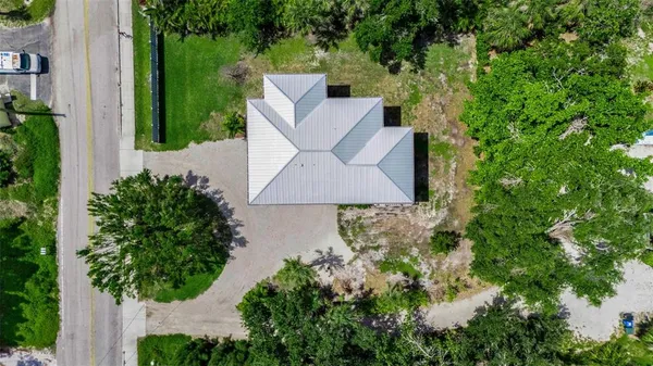 $715,000 | 105 Shore Road, Nokomis, FL 34275