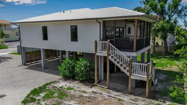 $715,000 | 105 Shore Road, Nokomis, FL 34275