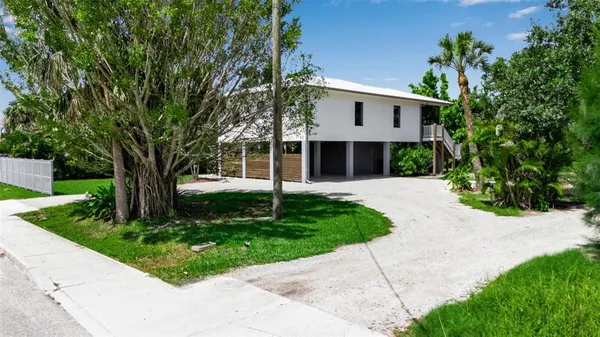 $715,000 | 105 Shore Road, Nokomis, FL 34275