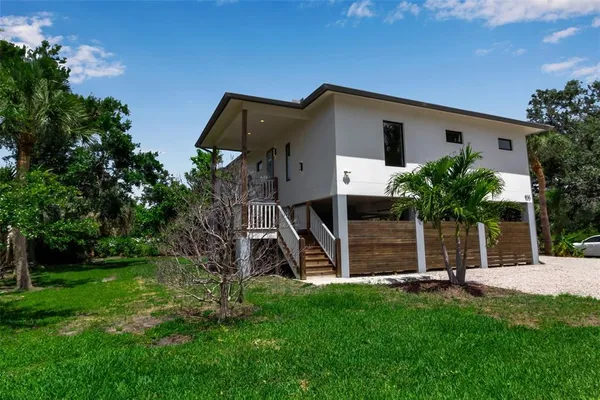 $715,000 | 105 Shore Road, Nokomis, FL 34275