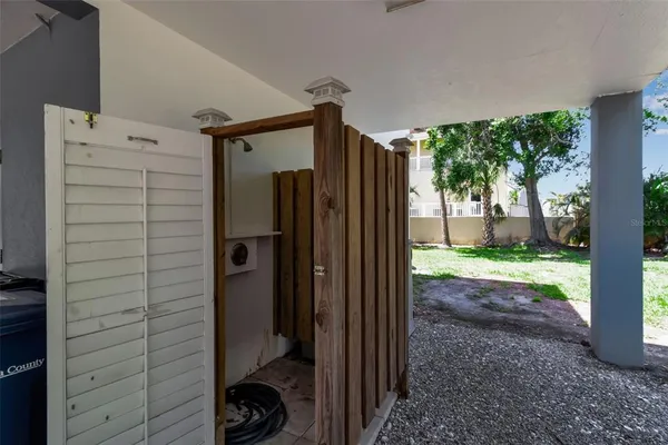 $715,000 | 105 Shore Road, Nokomis, FL 34275